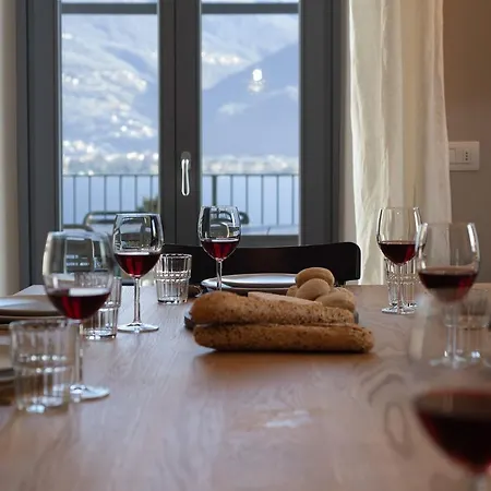 Al Castello - Pool - Direkte Seefront - 12 Gaeste - 4sz - 4 Baeder Tatil Evi Rezzonico